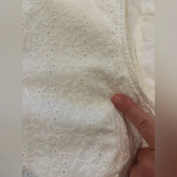 Kiel James Patrick White Eyelet Sleeveless Top - Picture 2 of 7